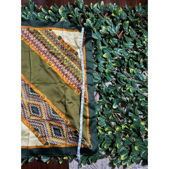 100% Silk MADE IN ITALY Gorgeous Scarf - Picture 4 of 5